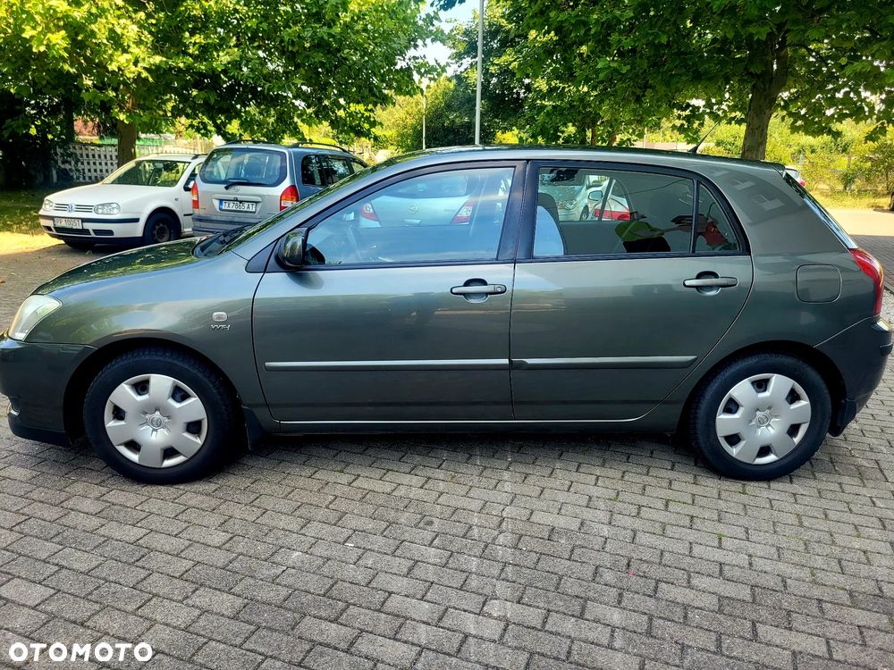 Toyota Corolla - 4