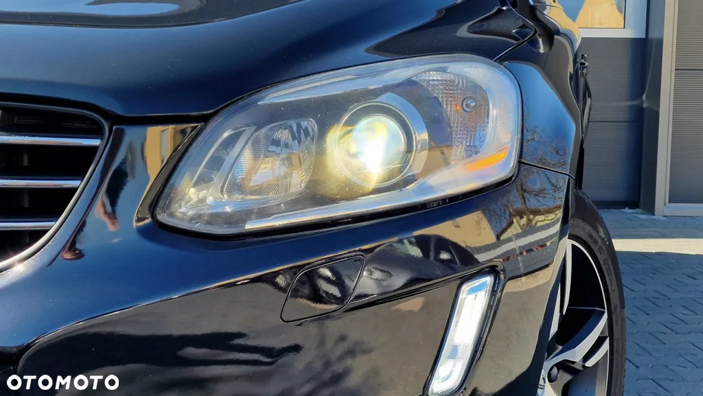 Volvo XC 60 D5 AWD Geartronic Summum - 6