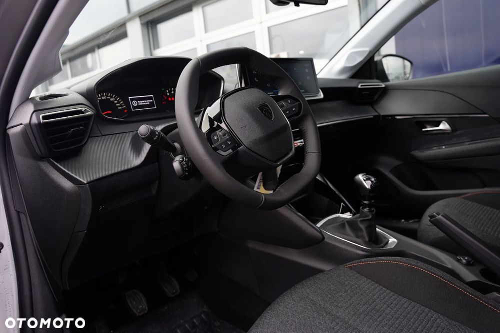 Peugeot 208 - 16