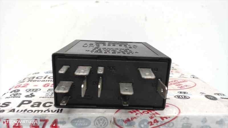RELÉ AUDI A4 AVANT 1999 - 4