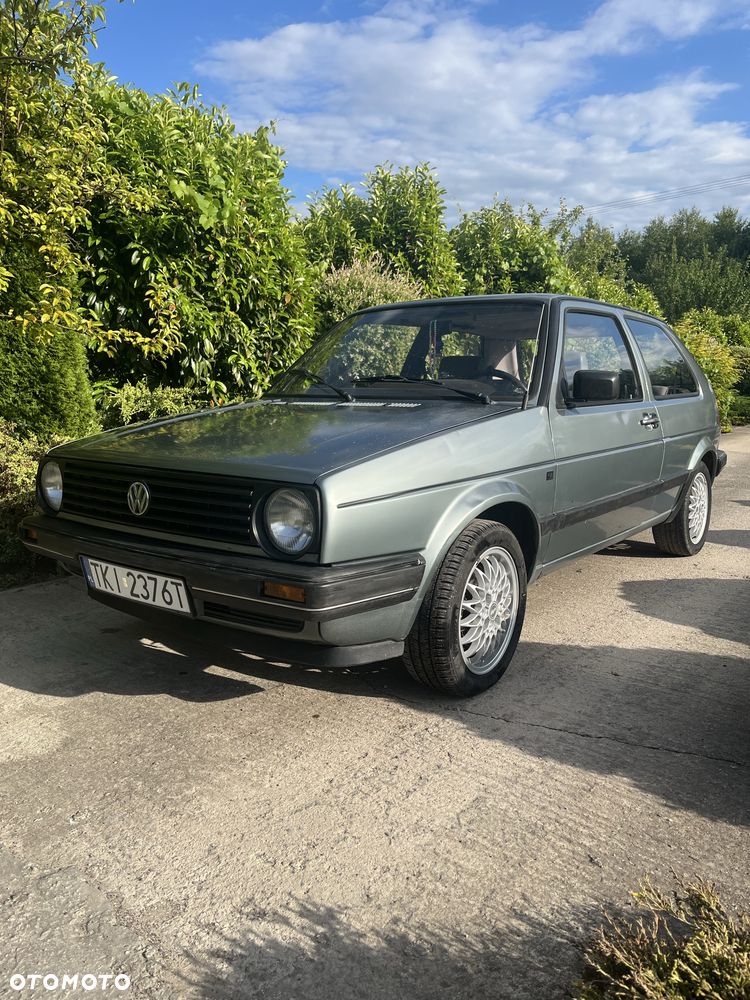 Volkswagen Golf - 1