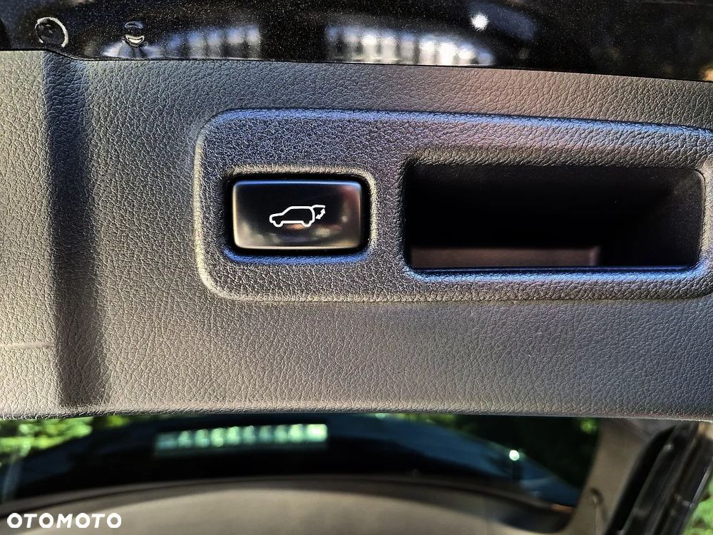 Lexus NX 300h Elite AWD - 28