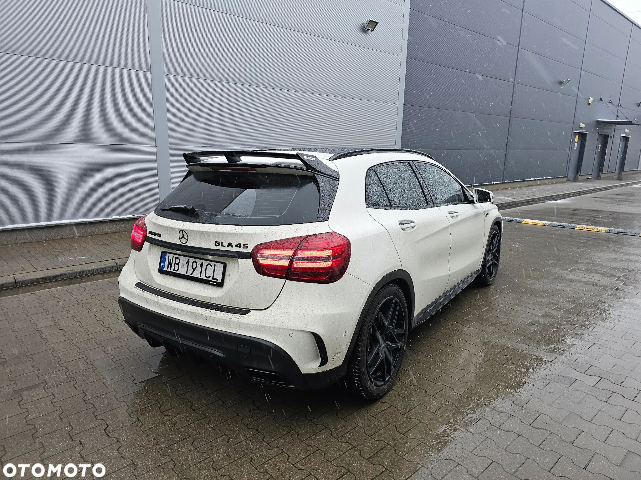 Mercedes-Benz GLA AMG 45 4-Matic - 8
