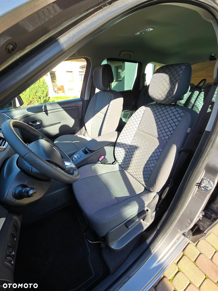 Renault Scenic 1.6 16V 110 TomTom Edition - 17