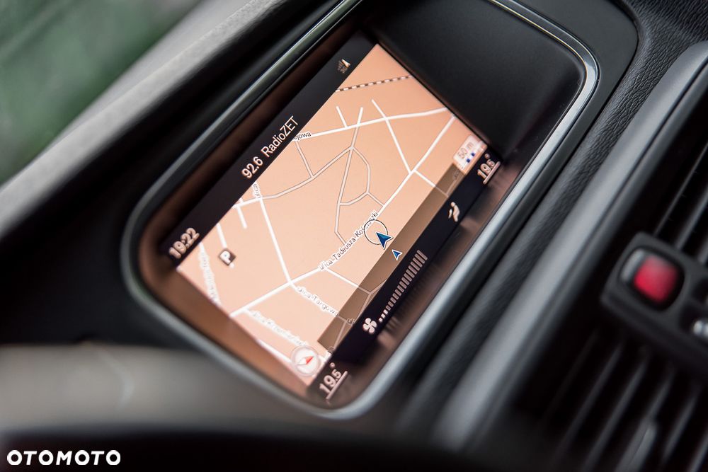 Volvo V40 D2 Drive-E Momentum - 22