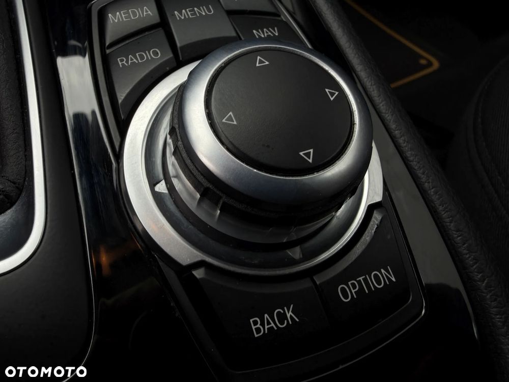 BMW Seria 2 218d Sport-Aut Advantage - 32