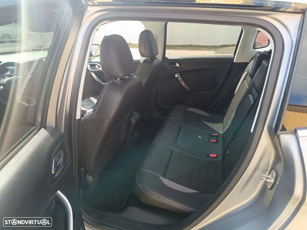 Peugeot 2008 1.6 e-HDi Allure - 6