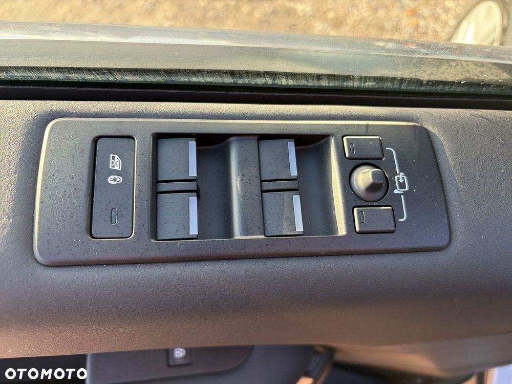 Land Rover Discovery 3.0 D250 mHEV - 12