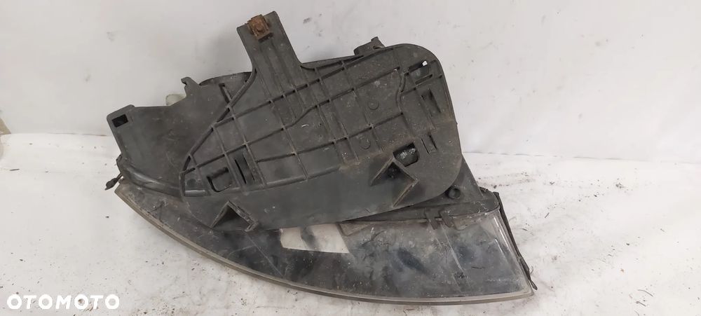 .  PRZOD PRZREDNIA LAMPA LEWA AUDI A4 B6 CABRIO - 6
