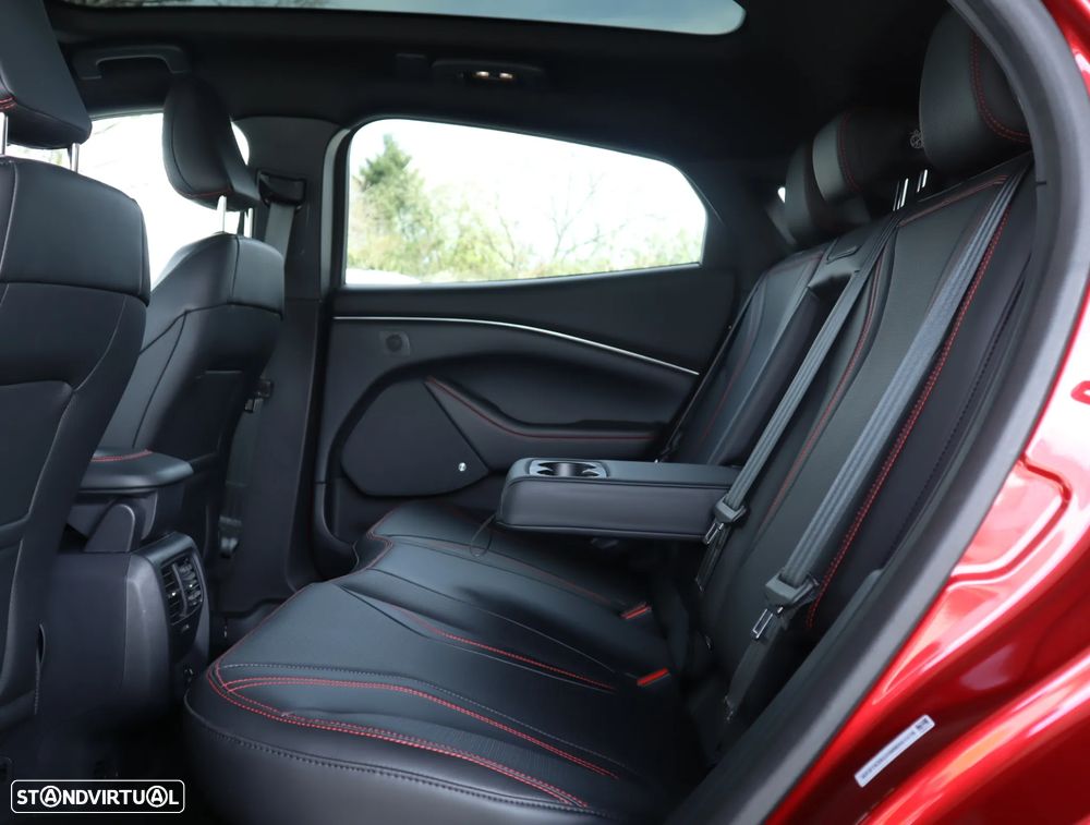 Ford Mustang Mach-E AWD PREMIUM - 23