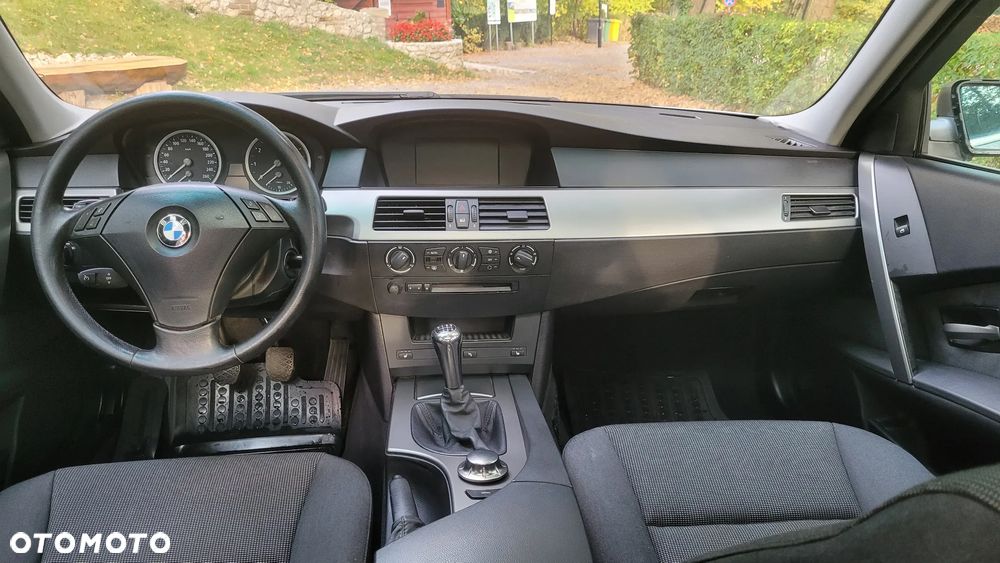 BMW Seria 5 520i - 16
