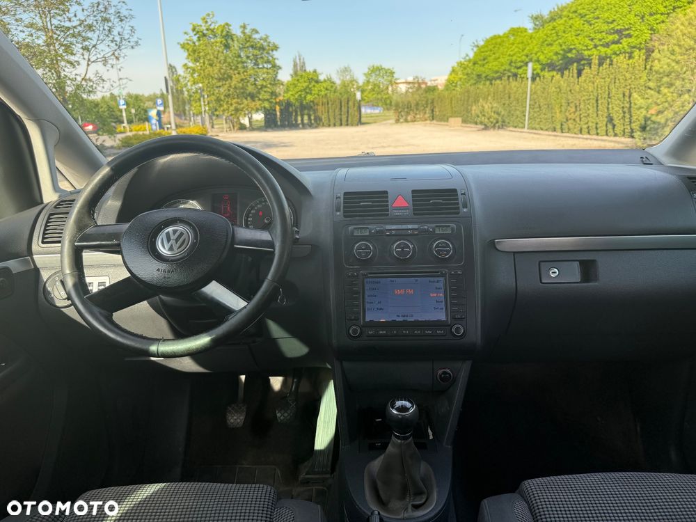 Volkswagen Touran 2.0 TDI Highline - 8