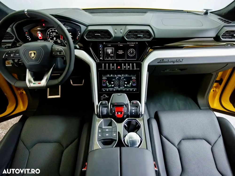 Lamborghini URUS Standard - 11