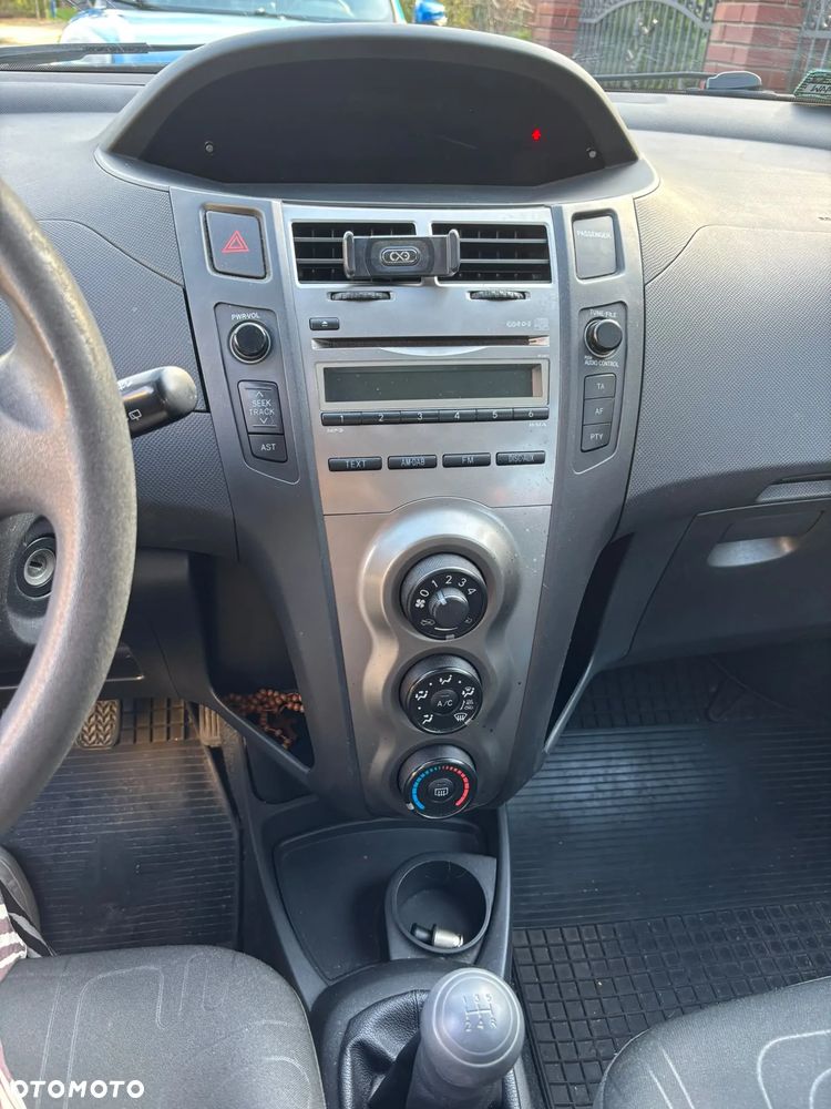 Toyota Yaris - 5