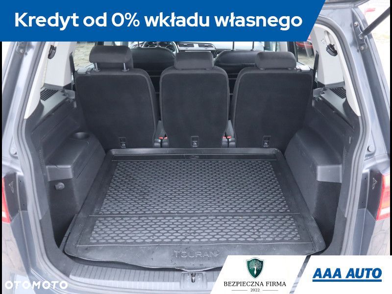 Volkswagen Touran - 13