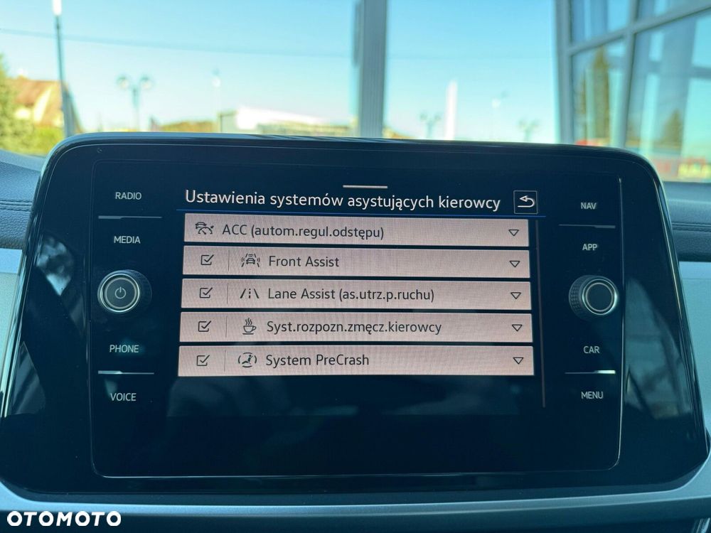 Volkswagen T-Roc 1.5 TSI Life - 23