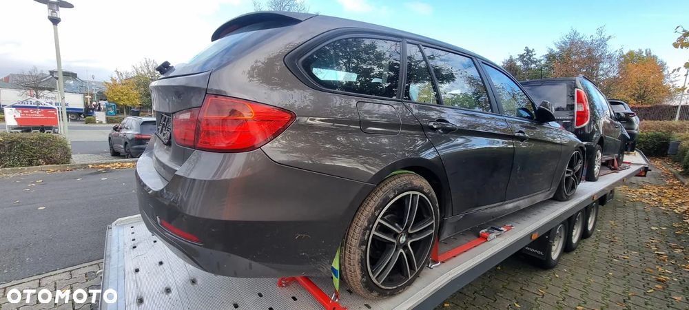 BMW Seria 3 318d Touring Blue Performance Sport Line - 7