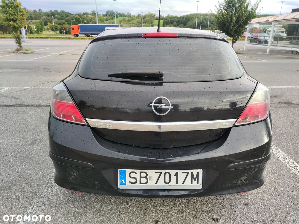 Opel Astra III GTC 1.6 Cosmo - 4