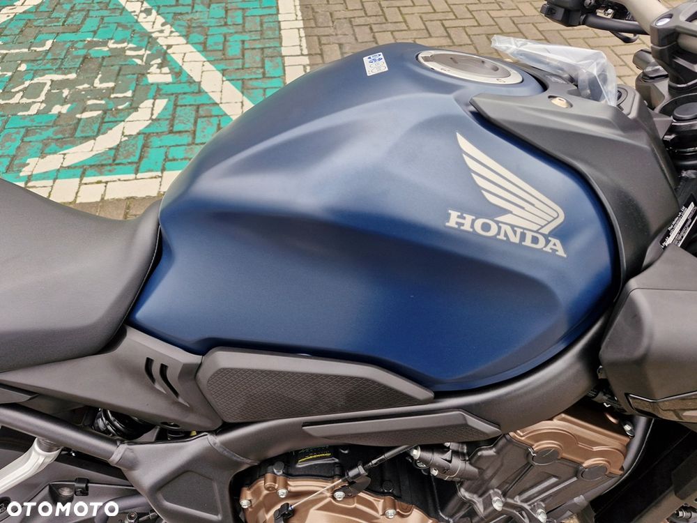 Honda CB - 2