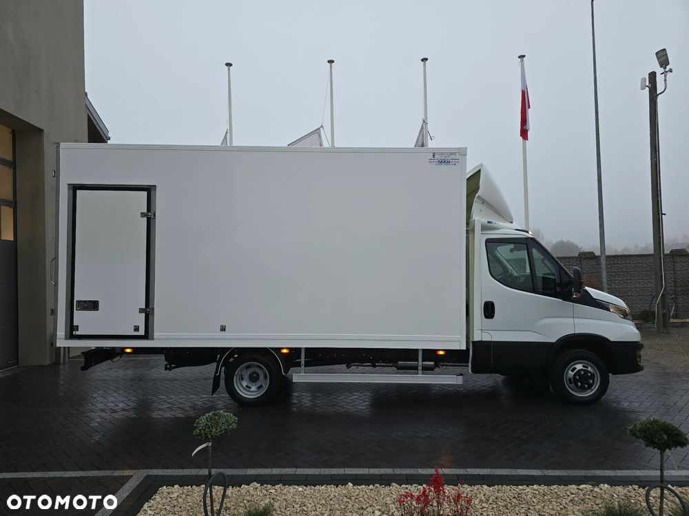 Iveco DAILY DAILY 50C16 KONTENER IZOTERMICZNY 10PALET 4,91cmDługi  2,11cmSzeroki  2,31cmWysoki  SALON PL 106 Tyś km STAN JAK NOWY NA GWARANCJI TEMPOMAT FOTEL PNEŁMATYCZNY KLIMATYZACJA AUTOMATYCZNA - 5