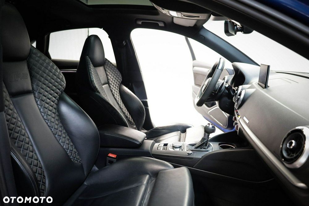 Audi RS3 Limousine - 31