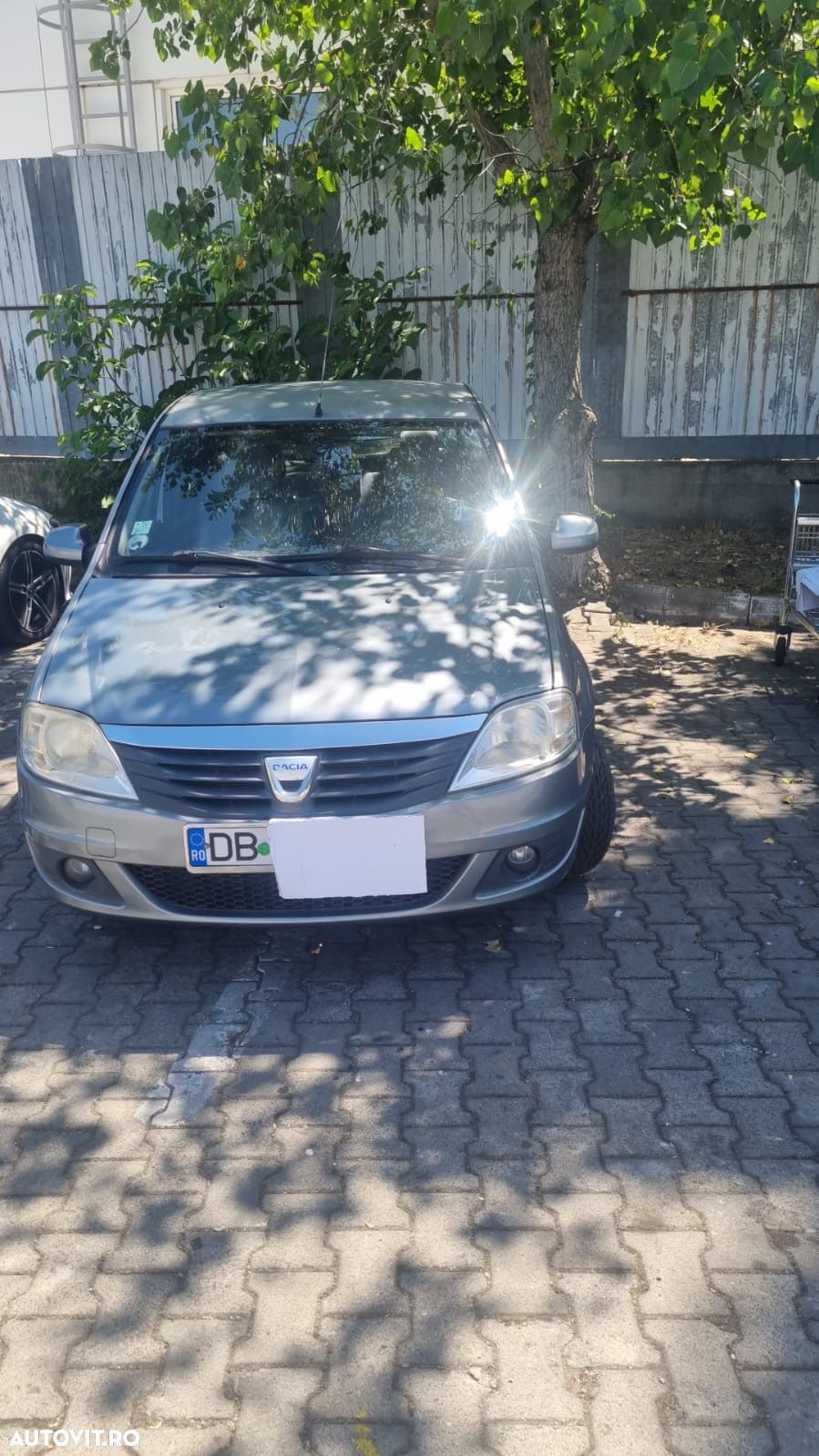 Dacia Logan 1.6 16V MPI Laureate - 1