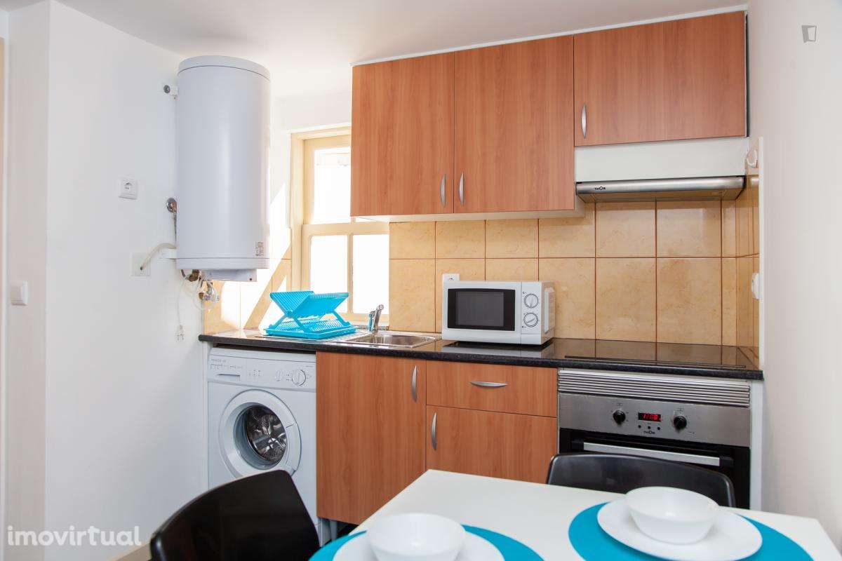 Quarto - localizado em Baixa Coimbra - Grande imagem: 4/8