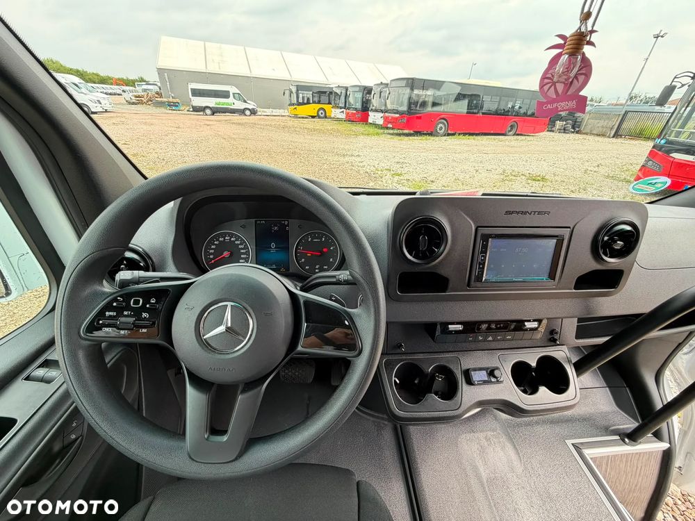 Mercedes-Benz Sprinter 517 - 15