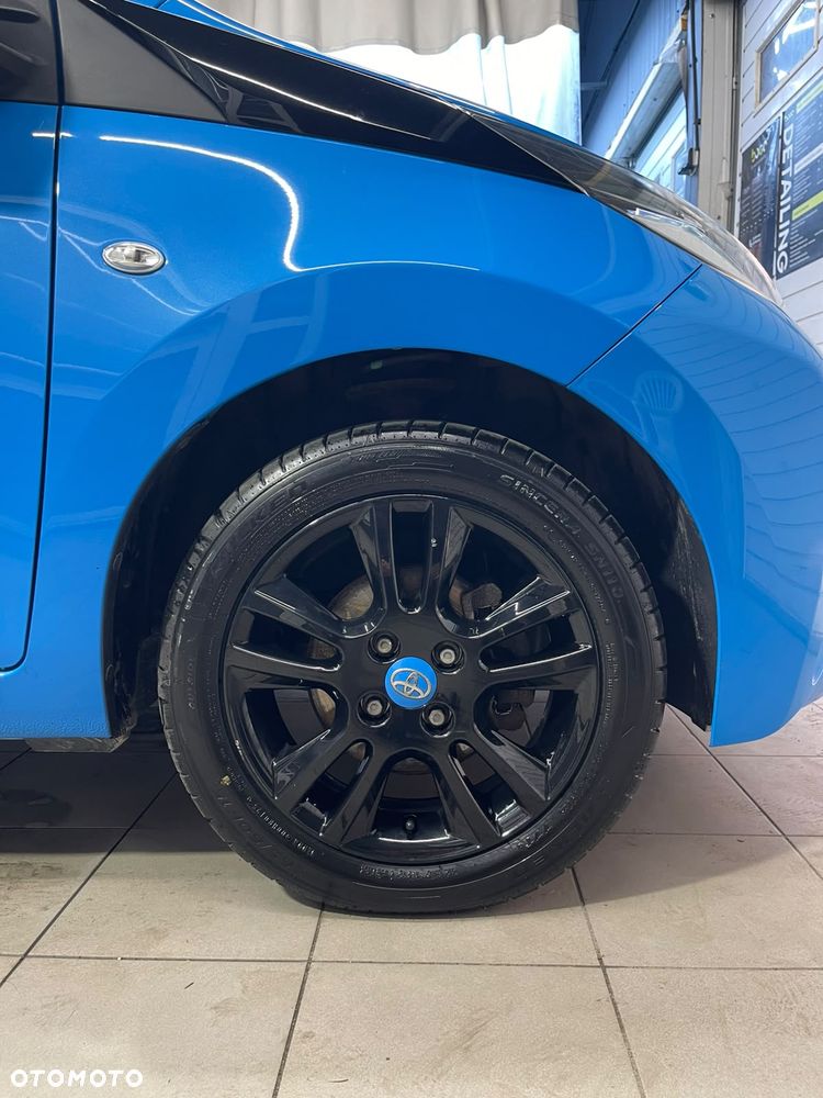 Toyota Aygo x-clusiv - 15