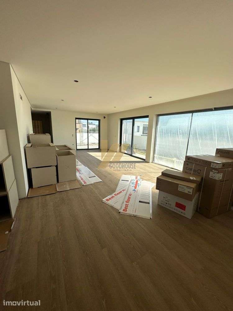 Moradias de arquitetura moderna T4 - Grande imagem: 3/32