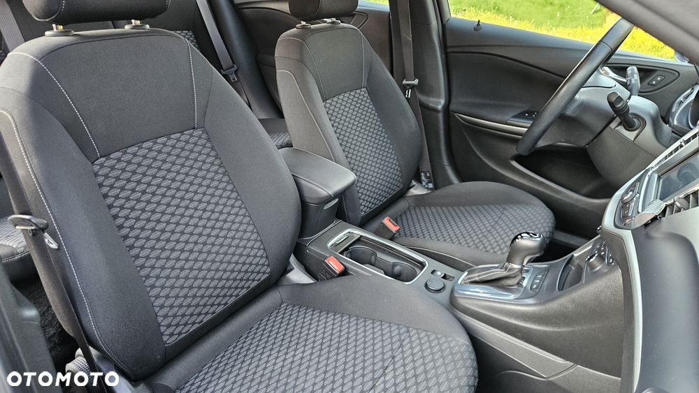 Opel Astra 1.4 T Enjoy S&S - 16