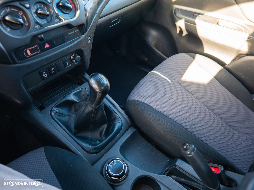 Mitsubishi L200 2.3 DI-D CD Invite 4WD - 20