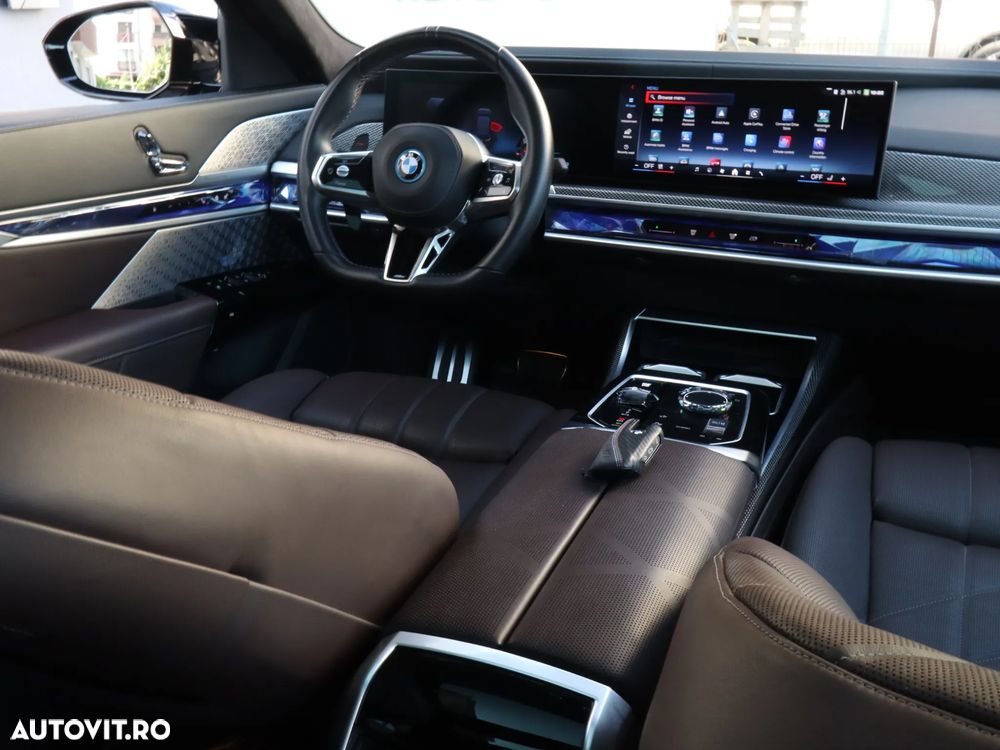 BMW M7 M760e xDrive - 19