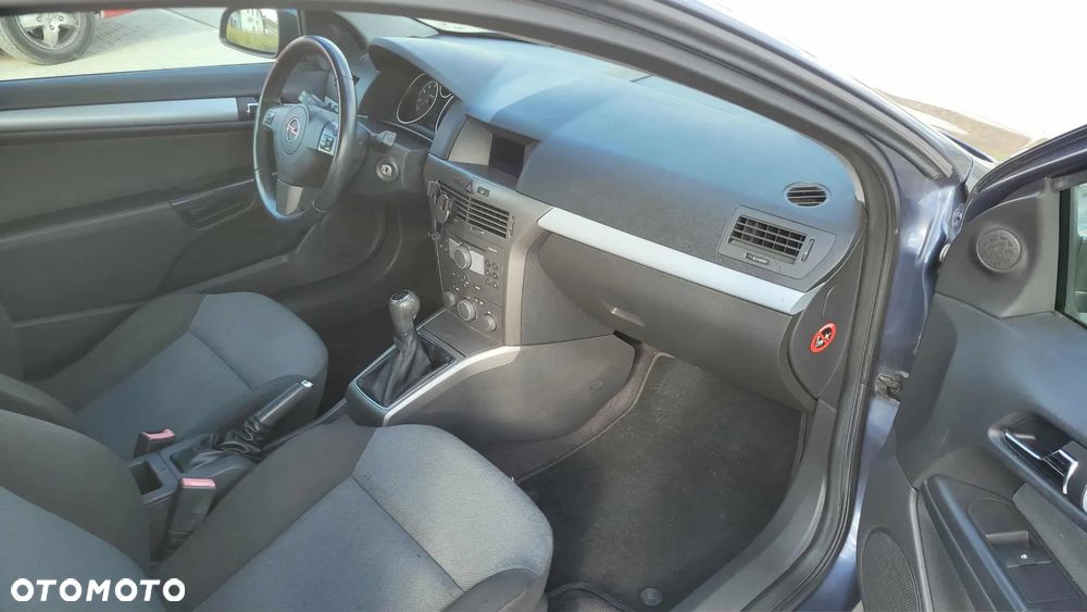 Opel Astra III GTC 1.4 Enjoy - 13