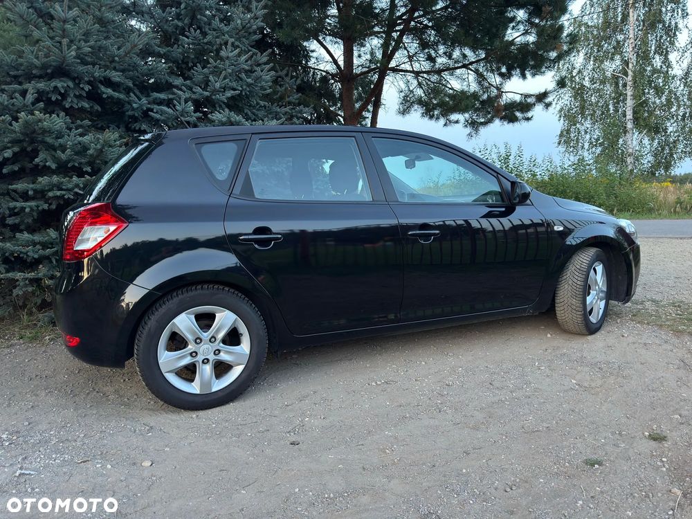 Kia Ceed 1.4 CVVT Dream-Team Edition - 18