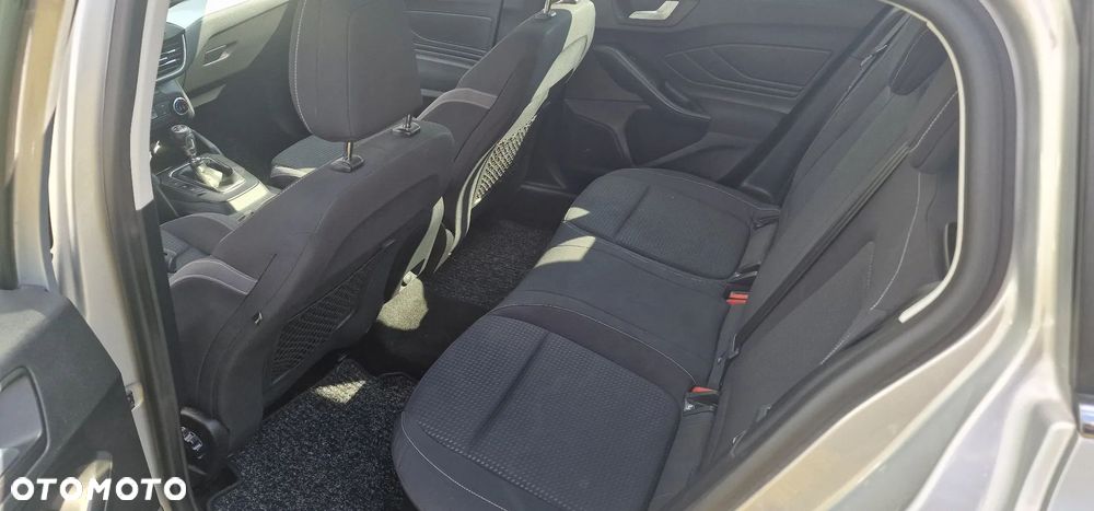 Ford Focus 1.5 TDCi DPF Start-Stopp-System Ambiente - 19