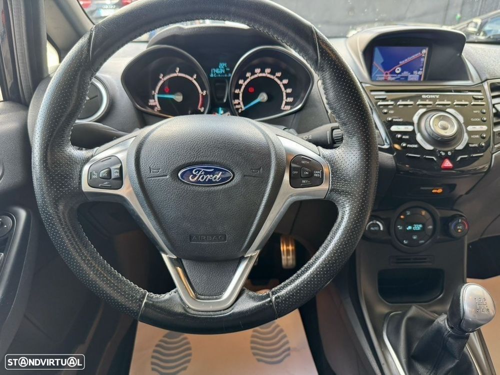 Ford Fiesta 1.5 TDCi STLine - 46
