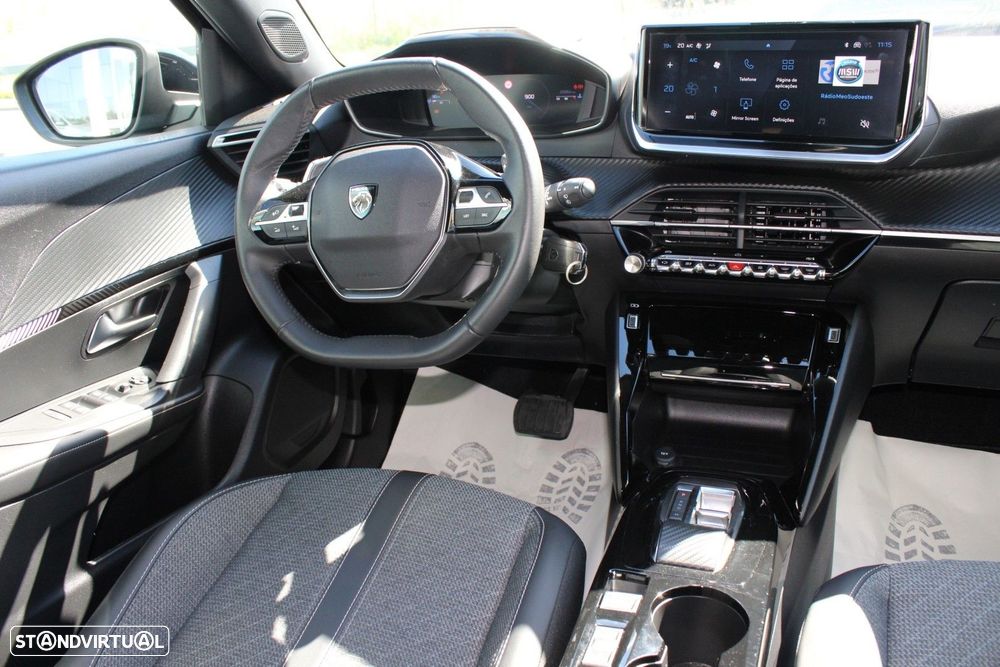 Peugeot 2008 1.2 PureTech Allure EAT8 - 19