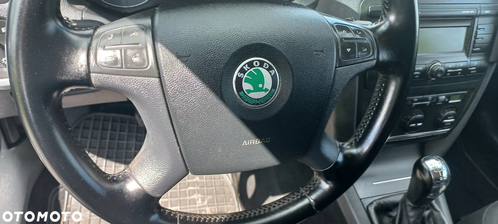 Skoda Octavia 1.6 Ambiente - 17