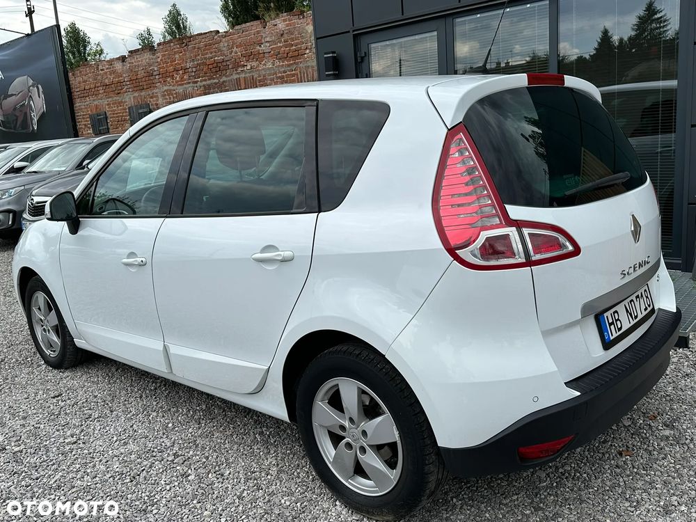 Renault Scenic 1.5 dCi Emotion - 8