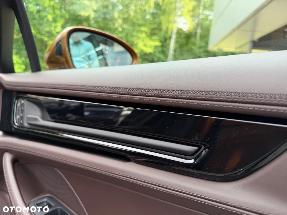 Porsche Panamera 4 - 19