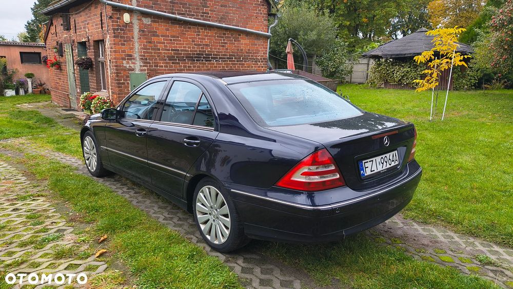 Mercedes-Benz Klasa C 180 T Kompressor Avantgarde - 32