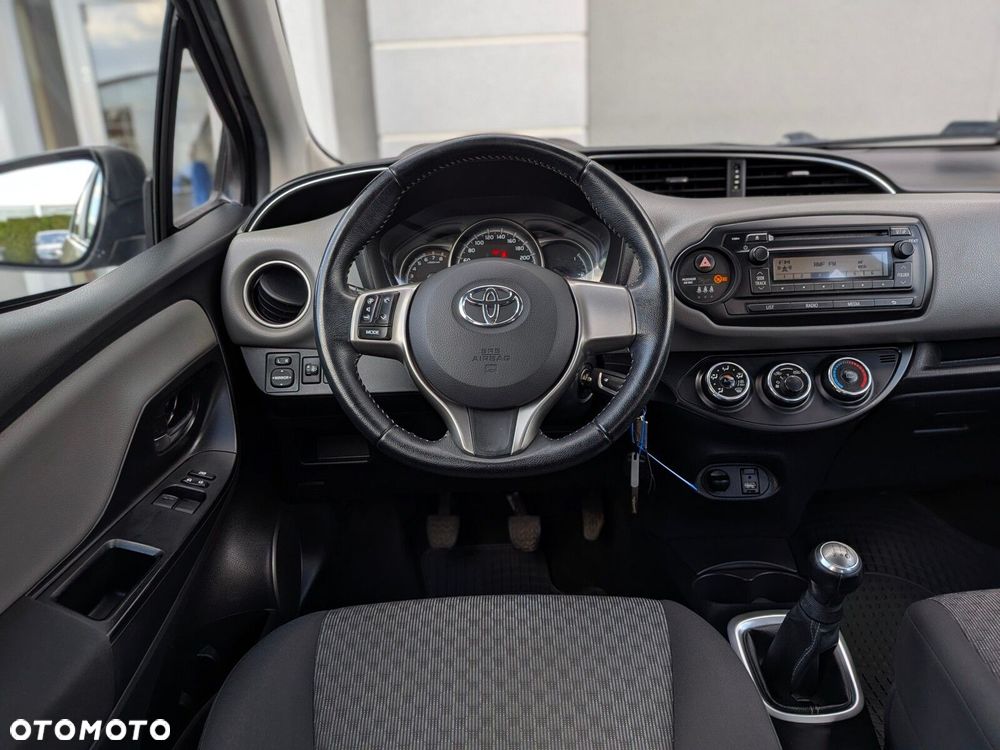 Toyota Yaris 1.0 Premium EU6 - 10
