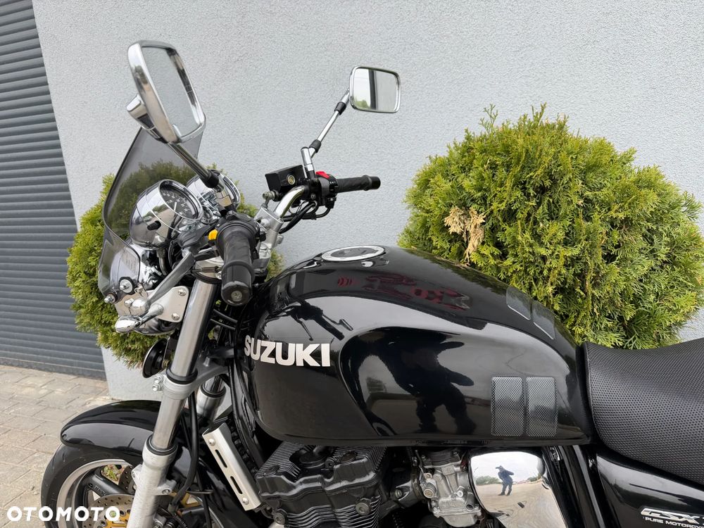 Suzuki GSX - 32