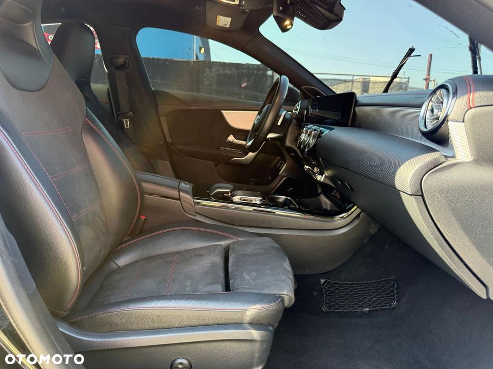 Mercedes-Benz CLA 250 4Matic 8G-DCT Special Edition - 11