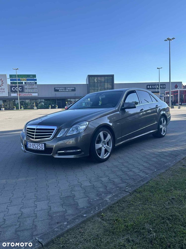 Mercedes-Benz Klasa E 200 CGI BlueEffICIENCY Avantgarde - 2
