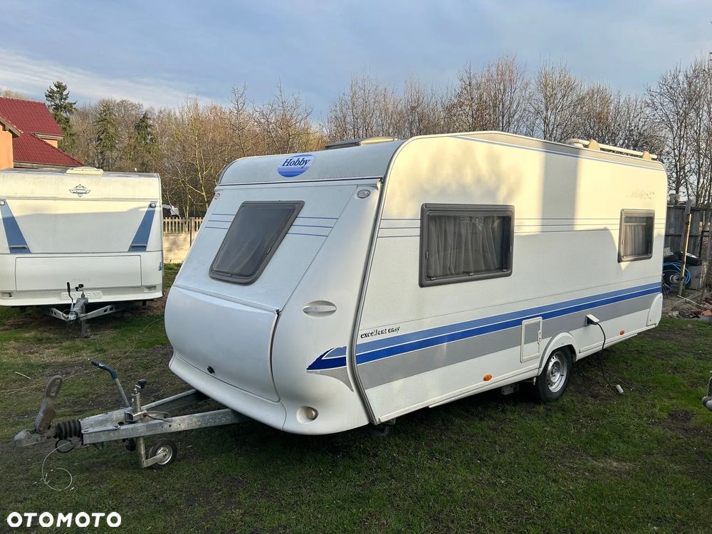 Hobby 495 zadbana z przedsionkiem i napędem - 1