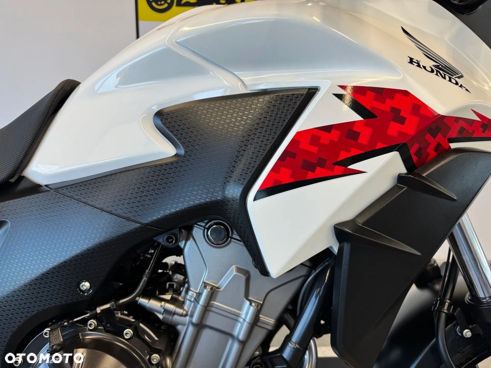 Honda CB - 12