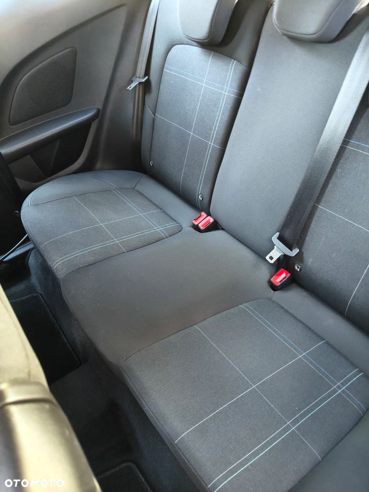 Ford Fiesta 1.0 EcoBoost S&S TREND - 11