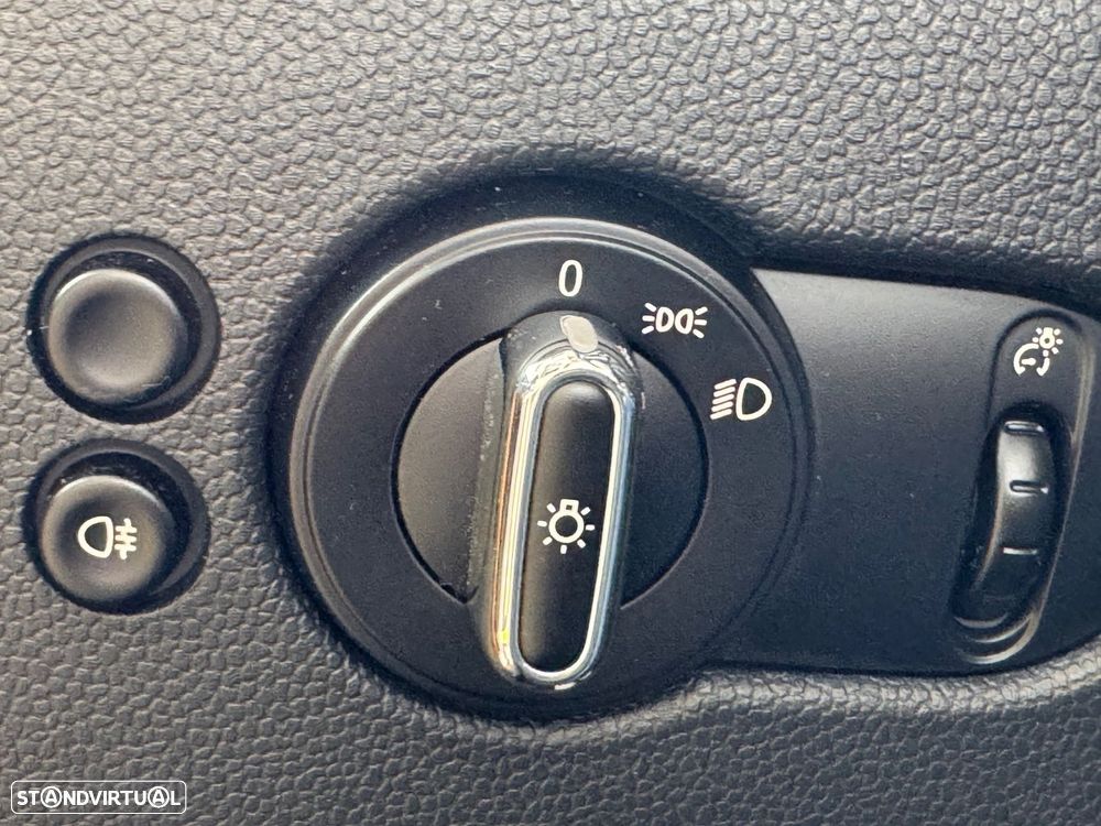 MINI 3 Portas Cooper D - 15